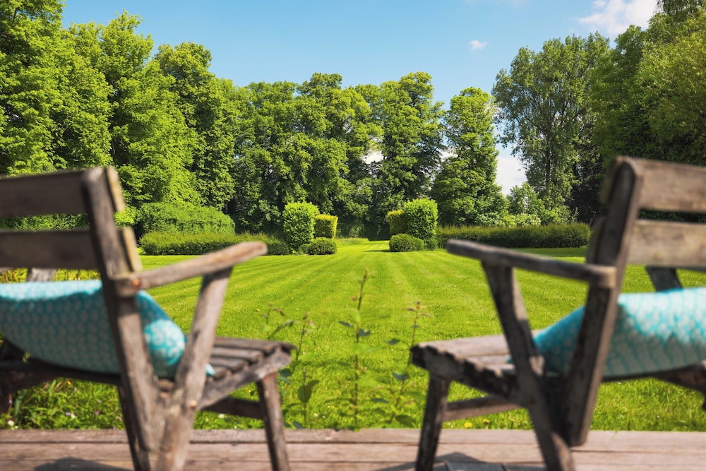 Domaine des Chanoines Blancs in Campagne-Les-Hesdin, France
