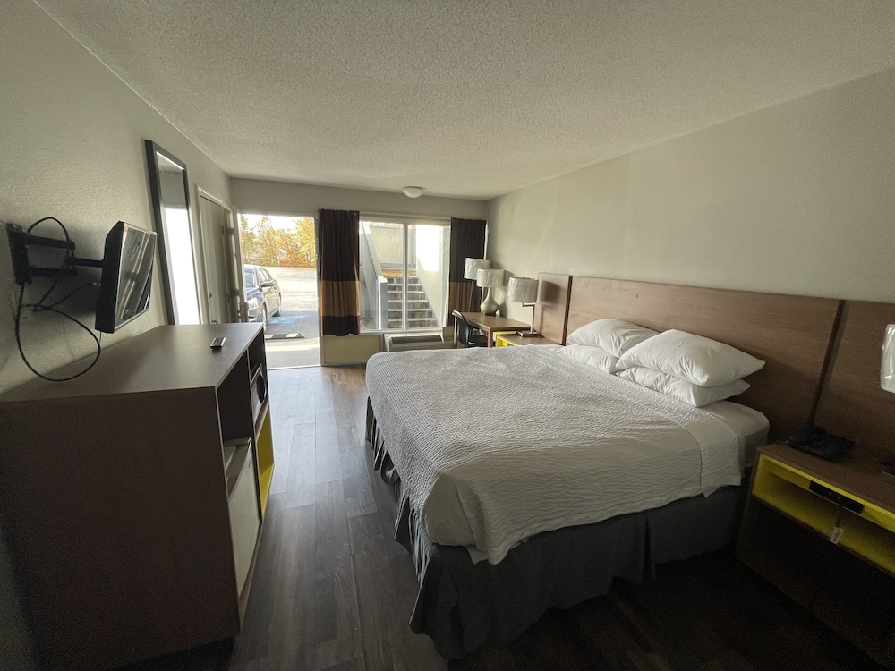 Rodeway Inn Owensboro South - photo 11