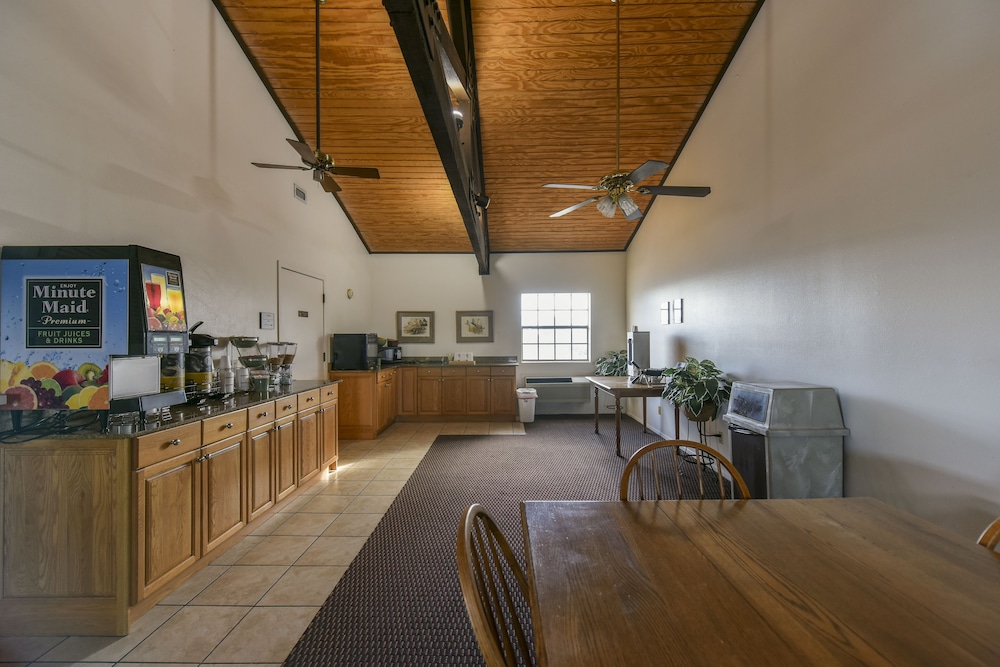 Windcrest Inn and Suites - photo 55
