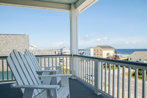 Conch Out by Oak Island Accommodations - photo 16