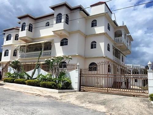 Duncan's Villa — 4-Star Luxury Hotel in Duncans, Jamaica