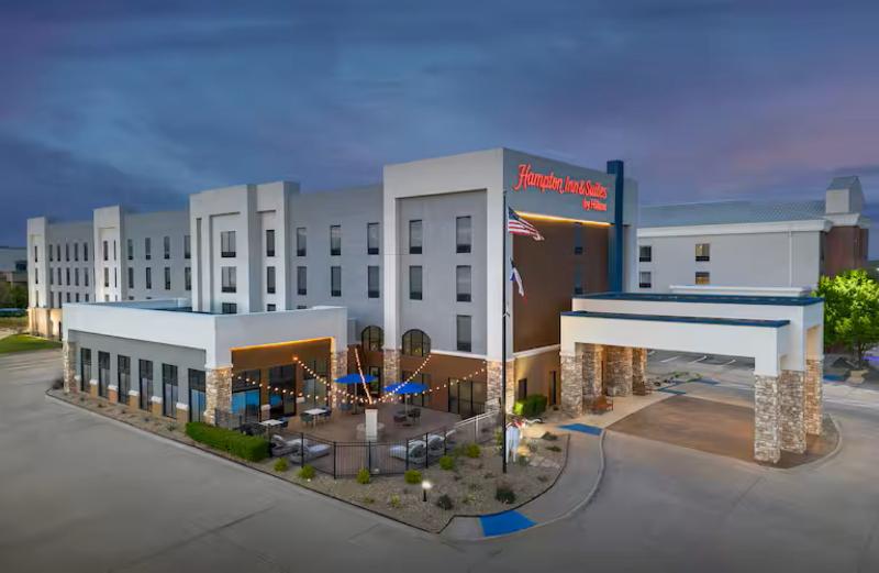 Hampton Inn & Suites Dallas Dfw Arpt W Sh 183 Hurst — hotel in Hurst