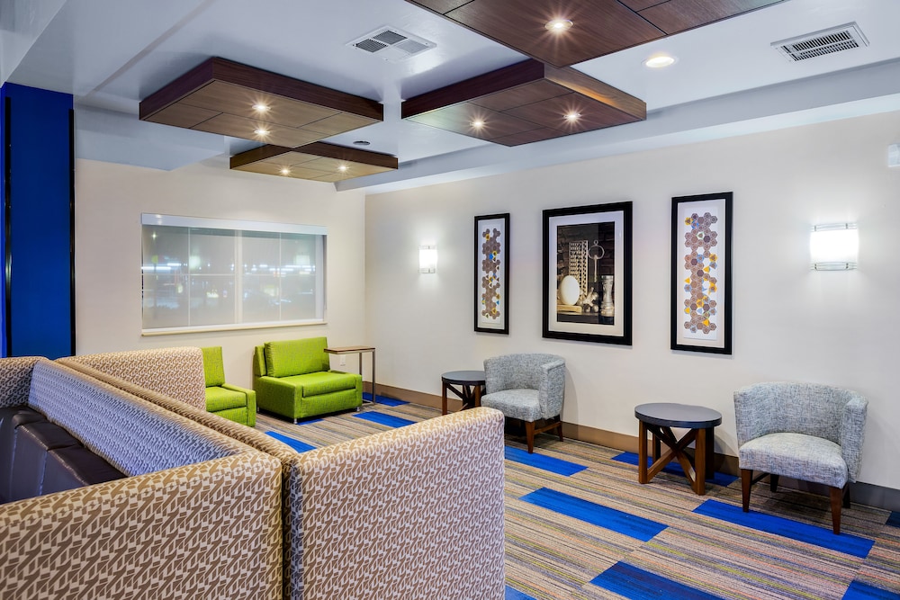Holiday Inn Express Hotel & Suites Oroville Lake by IHG - photo 42
