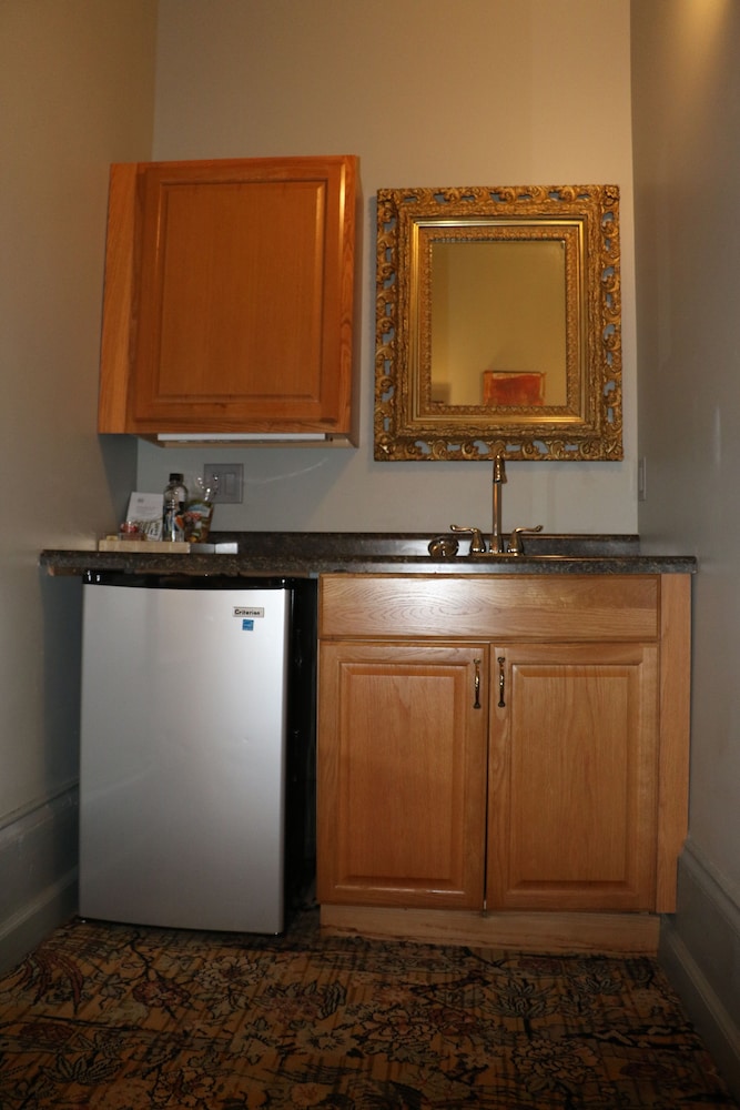 The Black Hawk Hotel - photo 26