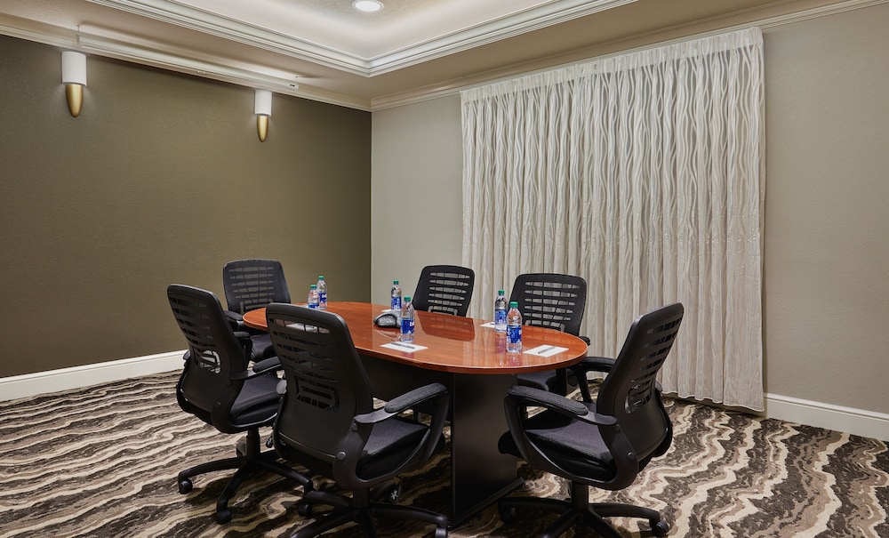 Staybridge Suites Orlando Airport South by IHG - photo 37