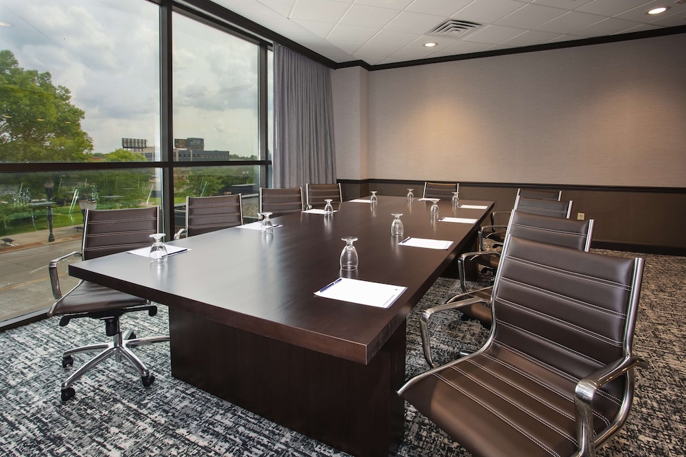 DoubleTree by Hilton Lansing - photo 42