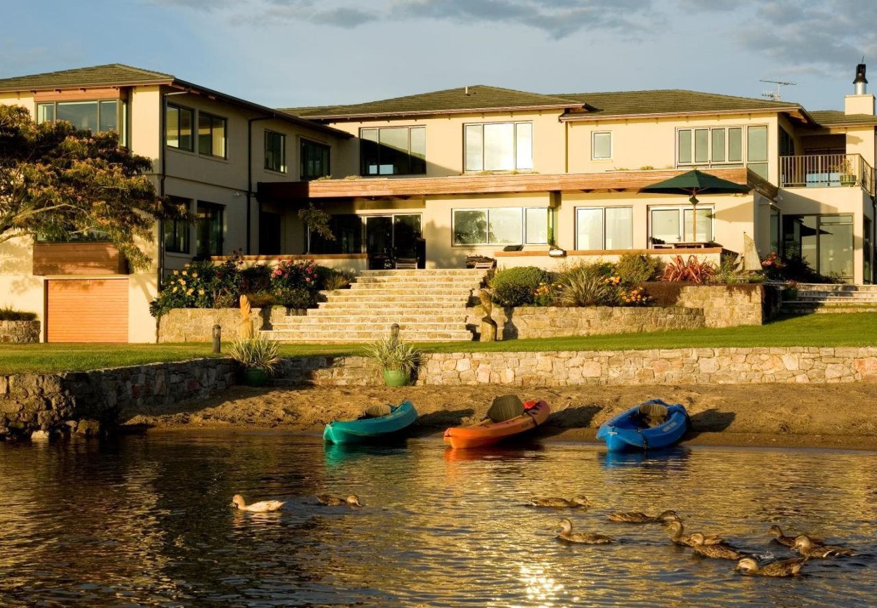 Nicara Lakeside Lodge — 5-Star Luxury Hotel in Rotorua, New Zealand