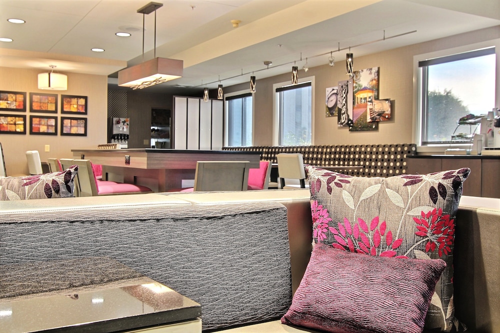 Holiday Inn Express Fargo West Acres by IHG - photo 71