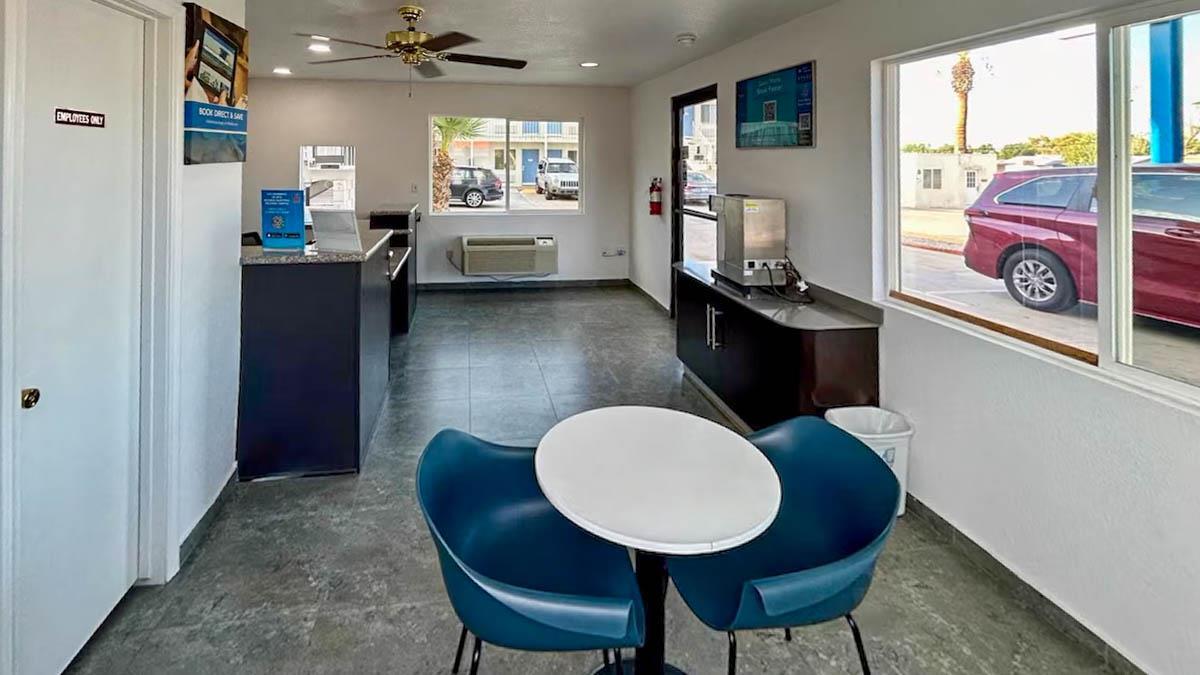 Motel 6 Blythe CA South - photo 15