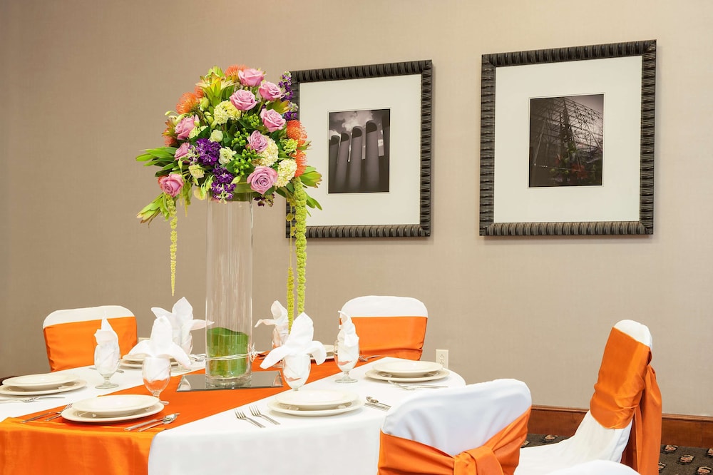 Hilton Garden Inn Columbus Edinburgh - photo 38