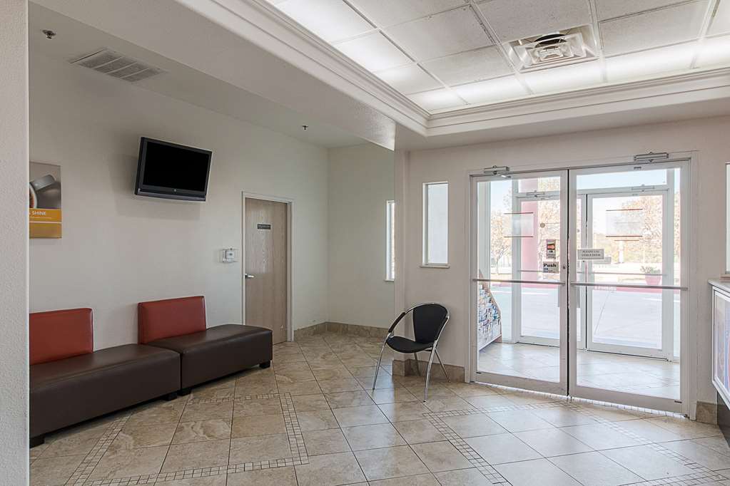 Motel 6 San Antonio TX Downtown Alamo Dome - photo 21