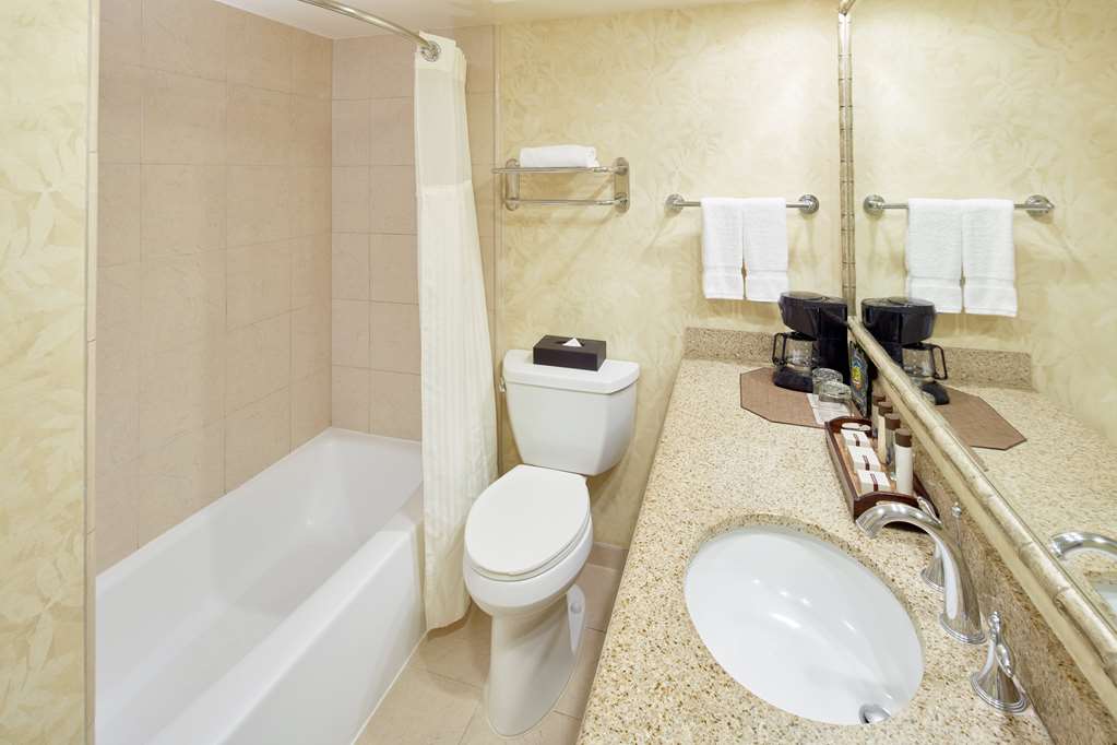 Outrigger Waikiki Beach Resort - photo 115