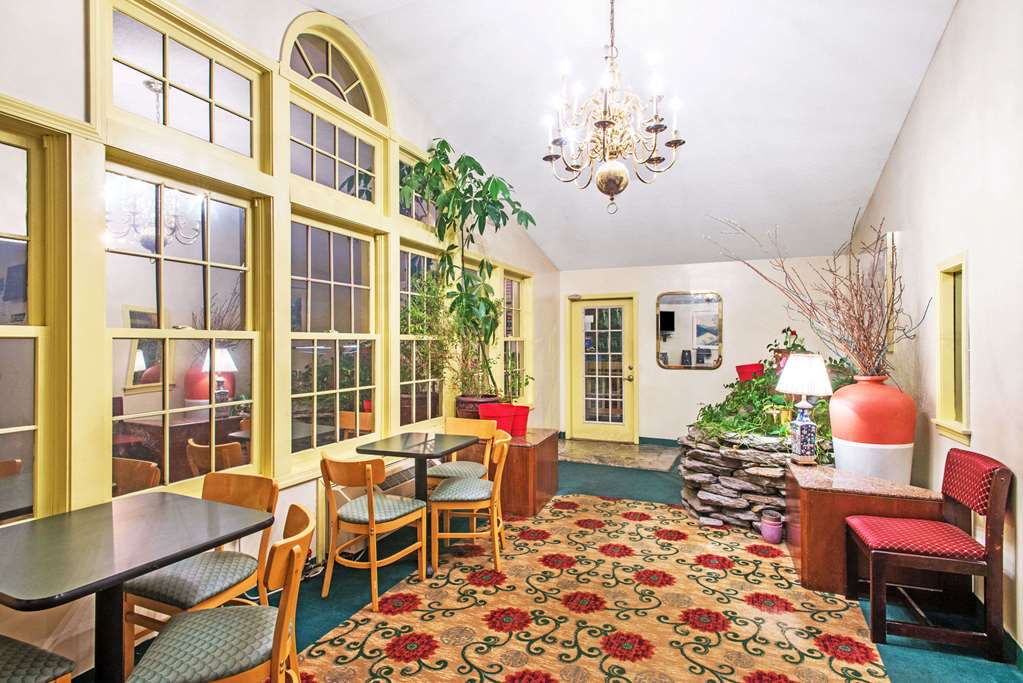 Knights Inn Hadley - photo 4