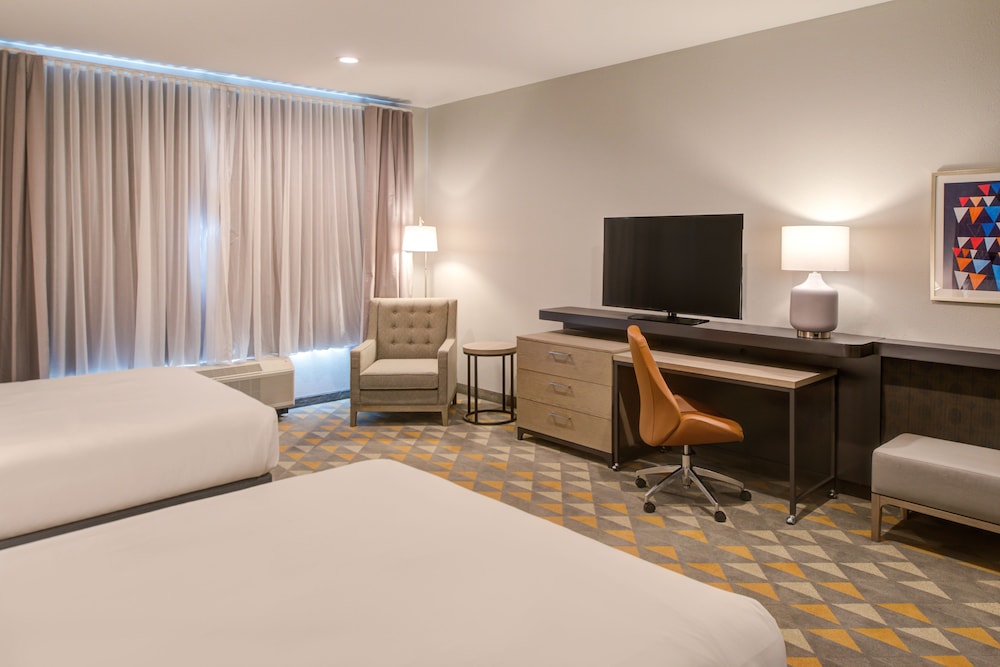 Holiday Inn Hotel & Suites Houston West Katy Mills by IHG - photo 4
