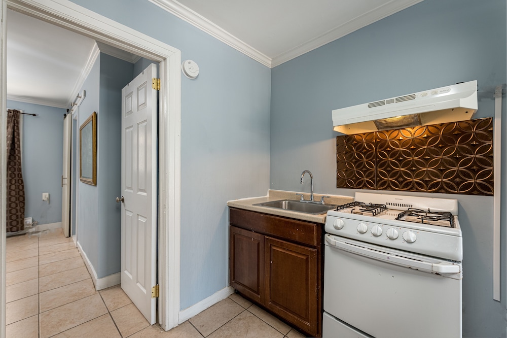Boardwalk Hotel Charlee & Beach House Rentals - photo 28