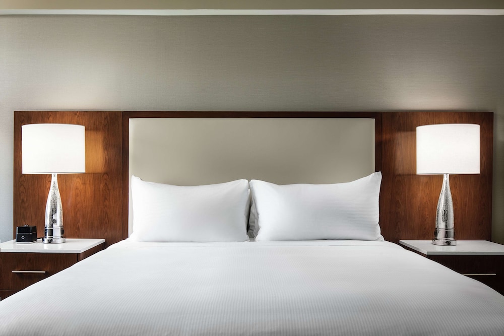 Hilton Boston Logan Airport - photo 7