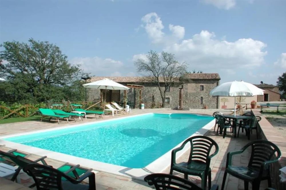 Casale Montemoro — hotel in Allerona