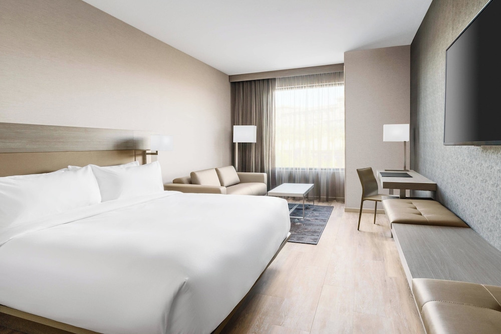 Ac Hotel By Marriott Scottsdale North - photo 11