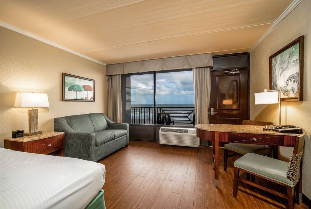 La Quinta Inn & Suites by Wyndham Cocoa Beach Oceanfront - photo 15