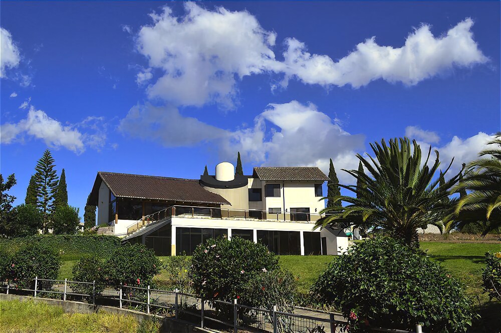 Quito Airport Suites - carbon neutral hotel in Quito