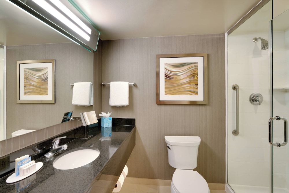 Courtyard by Marriott Charlotte Airport LoSo - photo 18