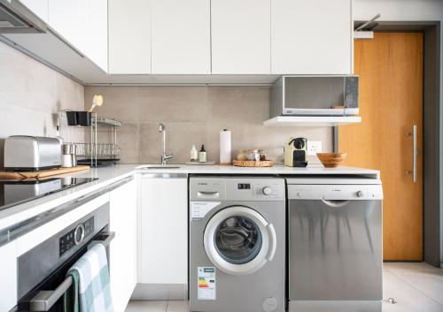 Sophisticated City Escape Luxury De Waterkant Stay
