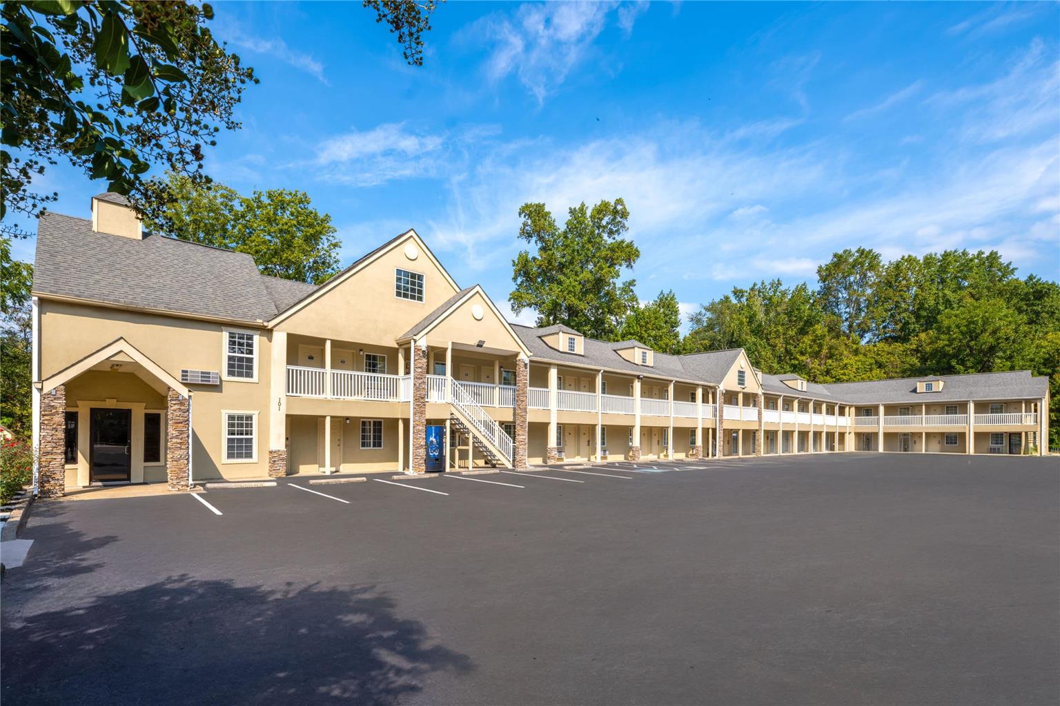 Days Inn by Wyndham Canton — hotel in Canton