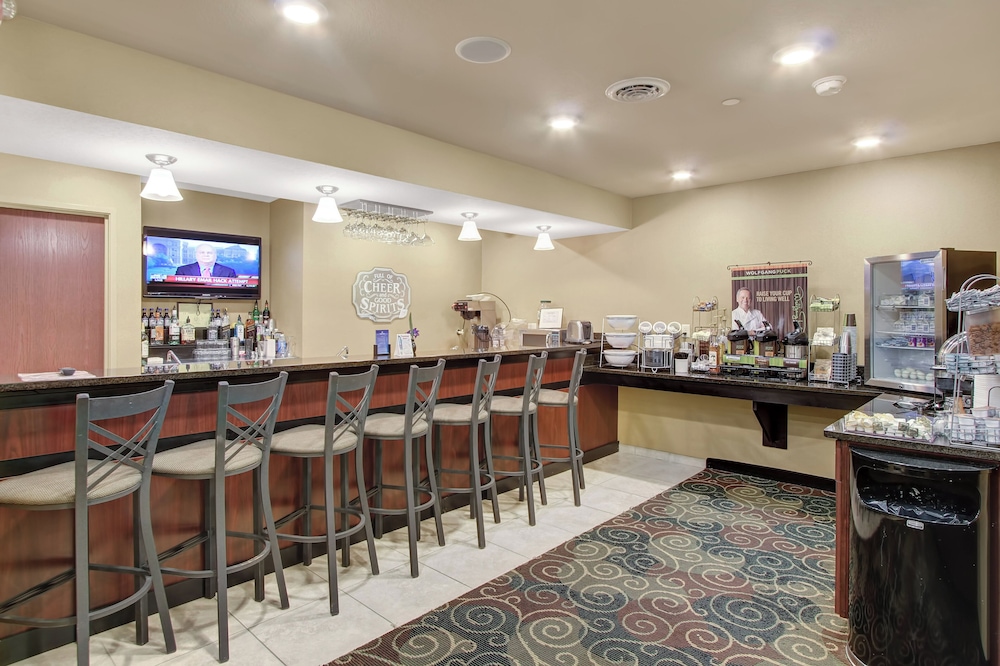 Cobblestone Hotel & Suites Waynesboro - photo 52