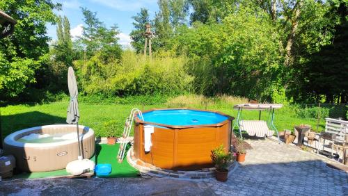 Gyöngyike Apartmanház Vonyarcvashegy — 4-Star Luxury Hotel in Vonyarcvashegy, Hungary