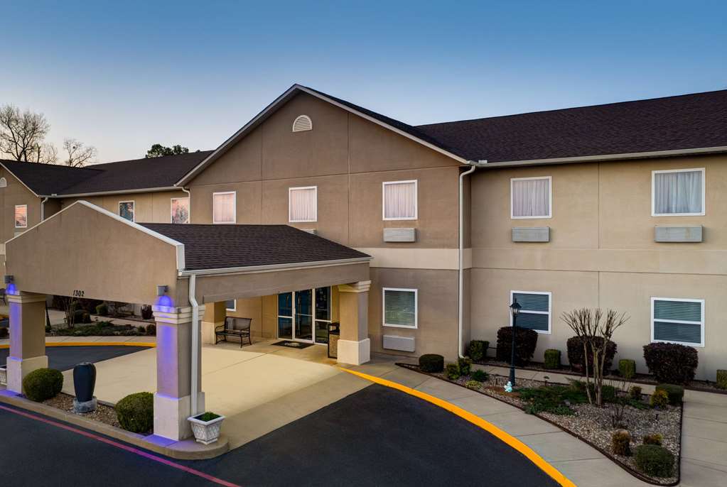 Days Inn & Suites by Wyndham Cabot - photo 27
