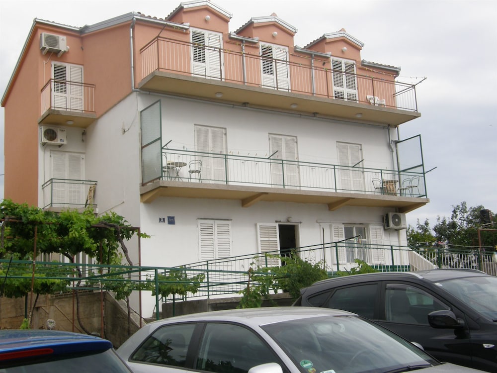 Apartment Josko — 4-Star Luxury Hotel in Primosten, Croatia