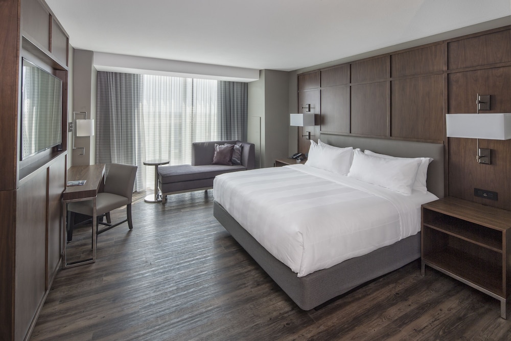 Omaha Marriott Downtown at the Capitol District - photo 29