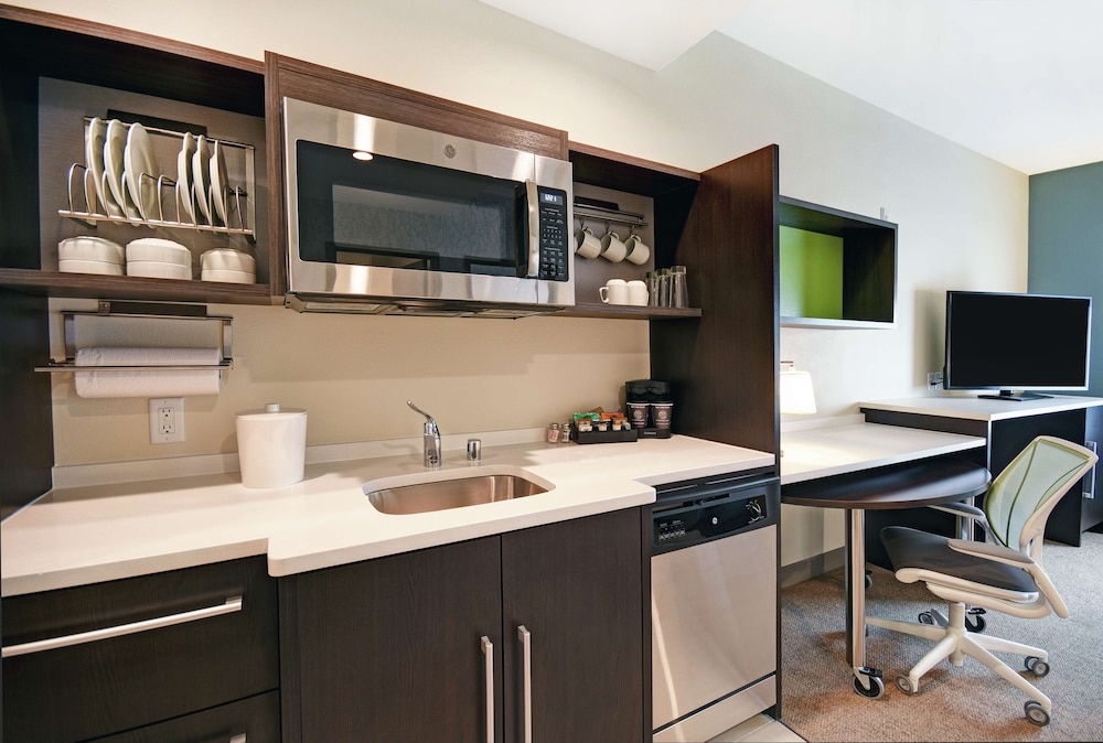 Home2 Suites by Hilton Beloit - photo 9