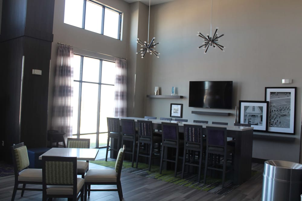 Hampton Inn & Suites Guthrie - photo 2