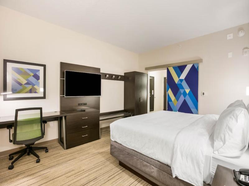Holiday Inn Express Jacksonville Town Center - photo 23