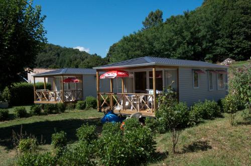 Les maisonnettes de bonneval — 4-Star Luxury Hotel in Jaujac, France