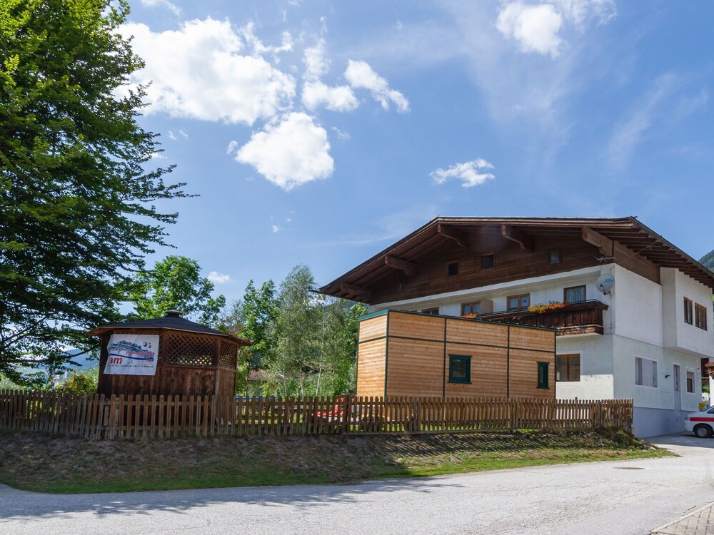 Haus Garten An der Sonne — 4-Star Luxury Hotel in Niedernsill, Austria