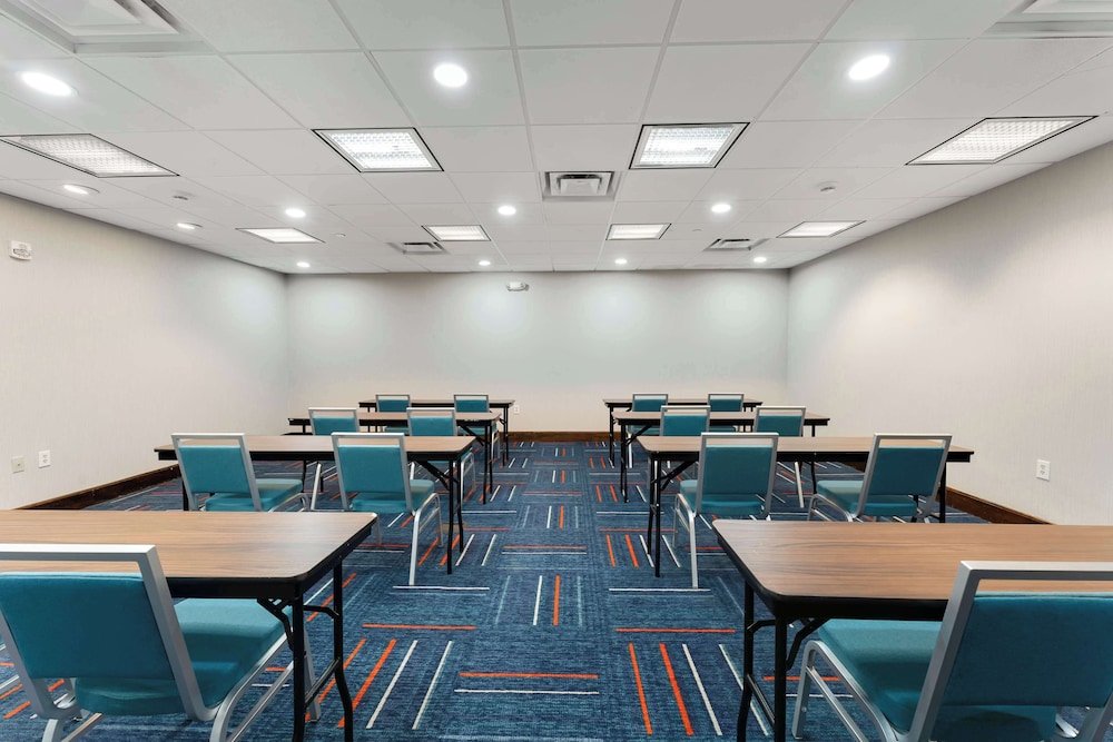 Hampton Inn Milford - photo 56