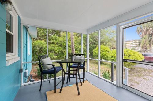 208 W Ashley Central Location 2 Mins to the Beach - photo 52