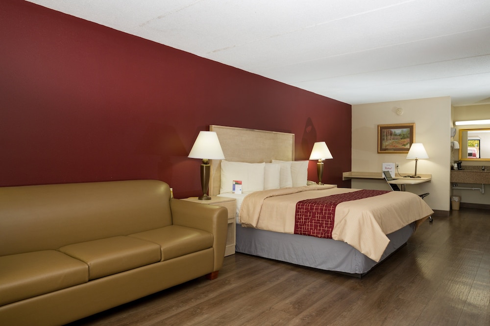 Red Roof Inn & Suites Pigeon Forge Parkway - photo 14