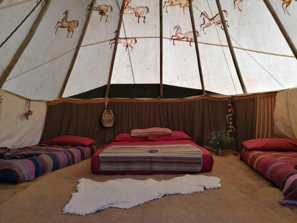 Eco Project Tipi at Permaculture Land — hotel in Totnes