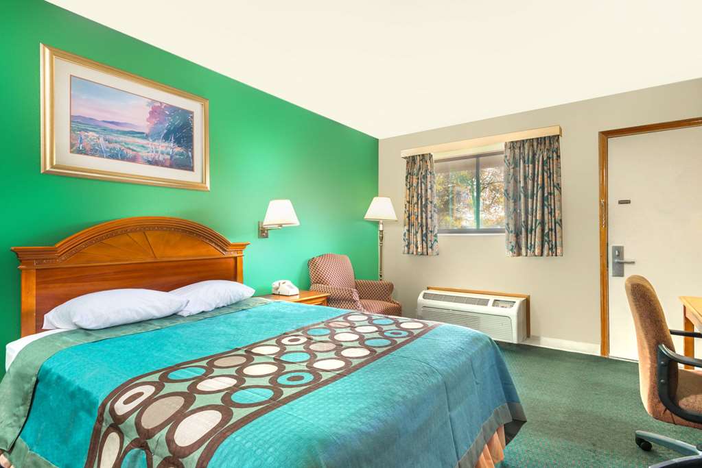 Super 8 by Wyndham Vandalia Dayton International Airport - photo 5