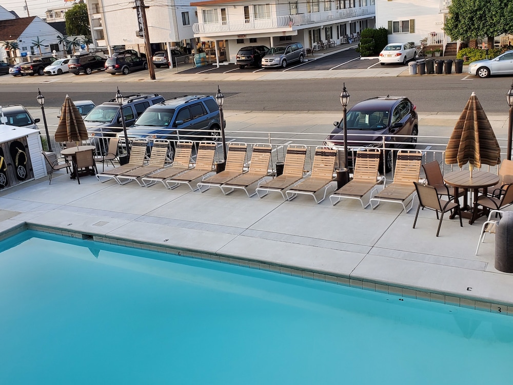 Ivan Hoe Motel - photo 34