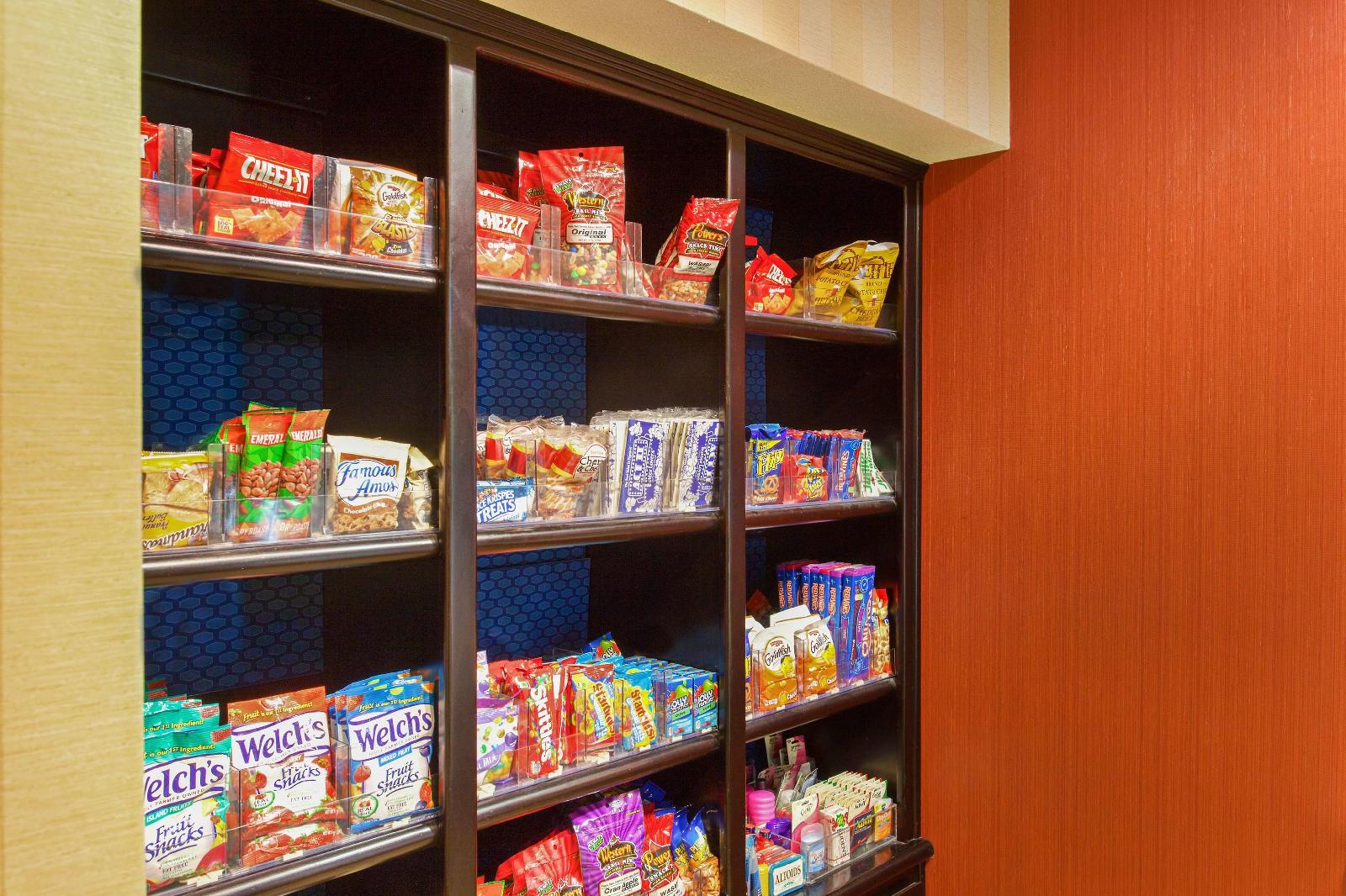 Hampton Inn & Suites Roseville - photo 18