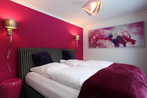 Kunst Pension Frahm — 4-Star Luxury Hotel in Crivitz, Germany