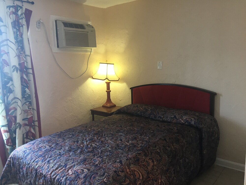 Fountainbleau Inn - photo 3