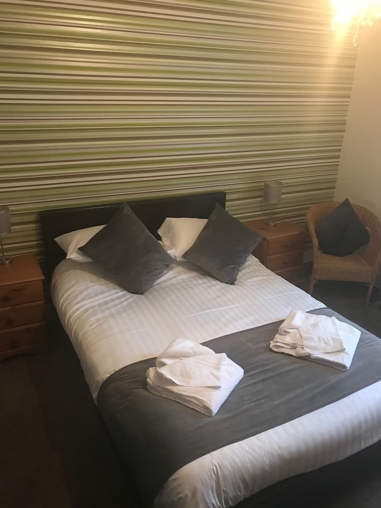 Crown Hotel — Langholm — photo 4
