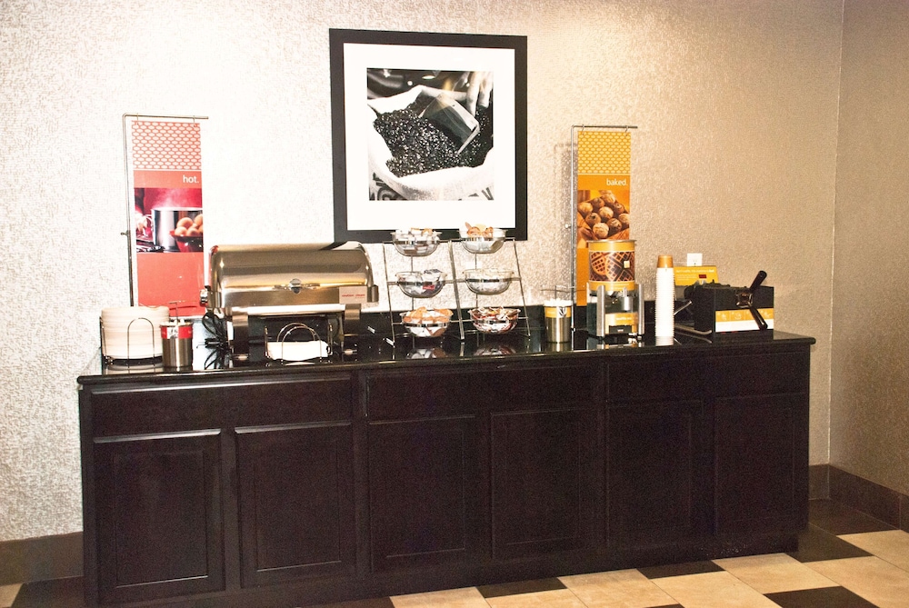 Hampton Inn Maumelle AR - photo 23