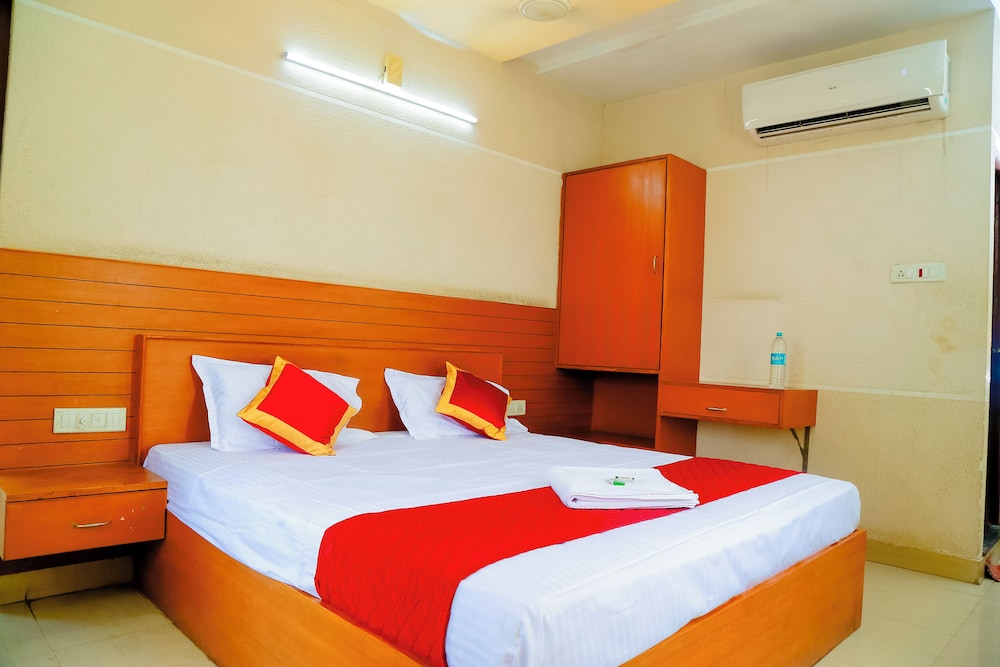 Hotel Breezeland Erode Railway Station — hotel in Erode