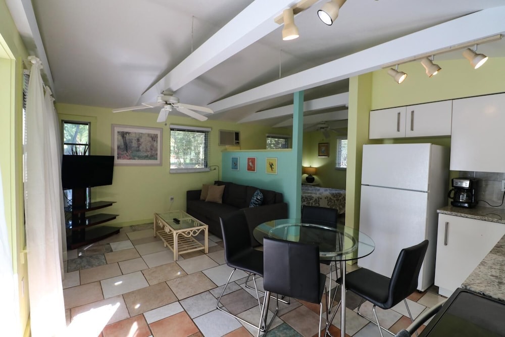 Grove City Motel - photo 20